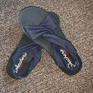 Sketchers Yoga Foam Sandals